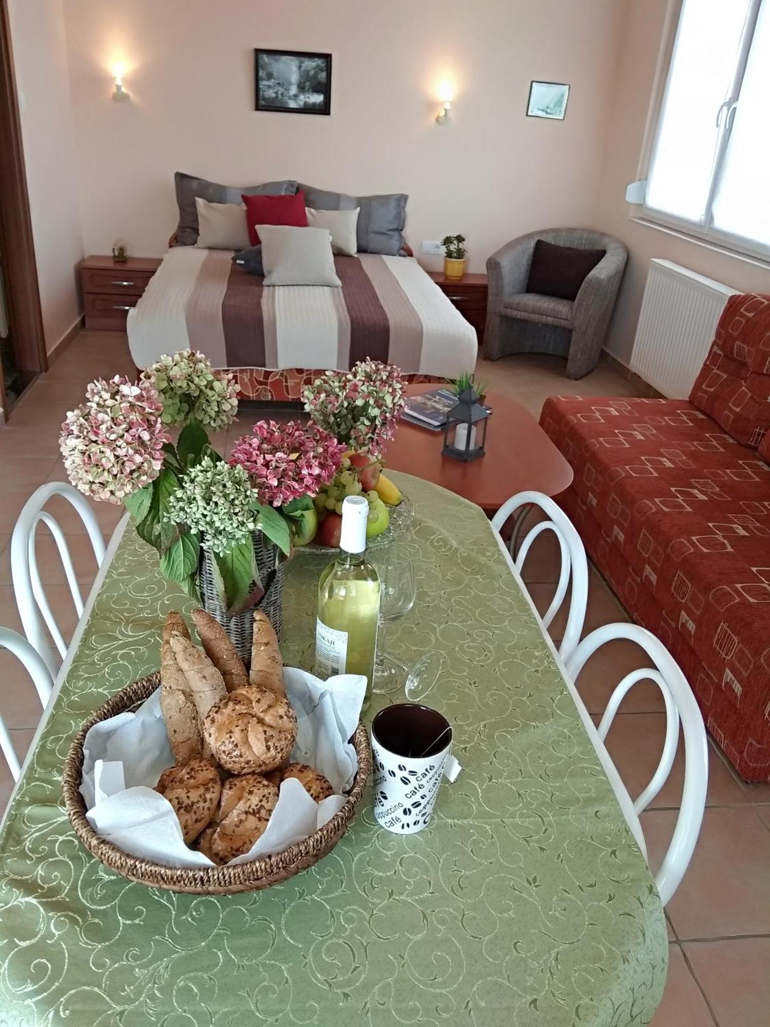 Yellow Apartmanhaz Bük Екстериор снимка