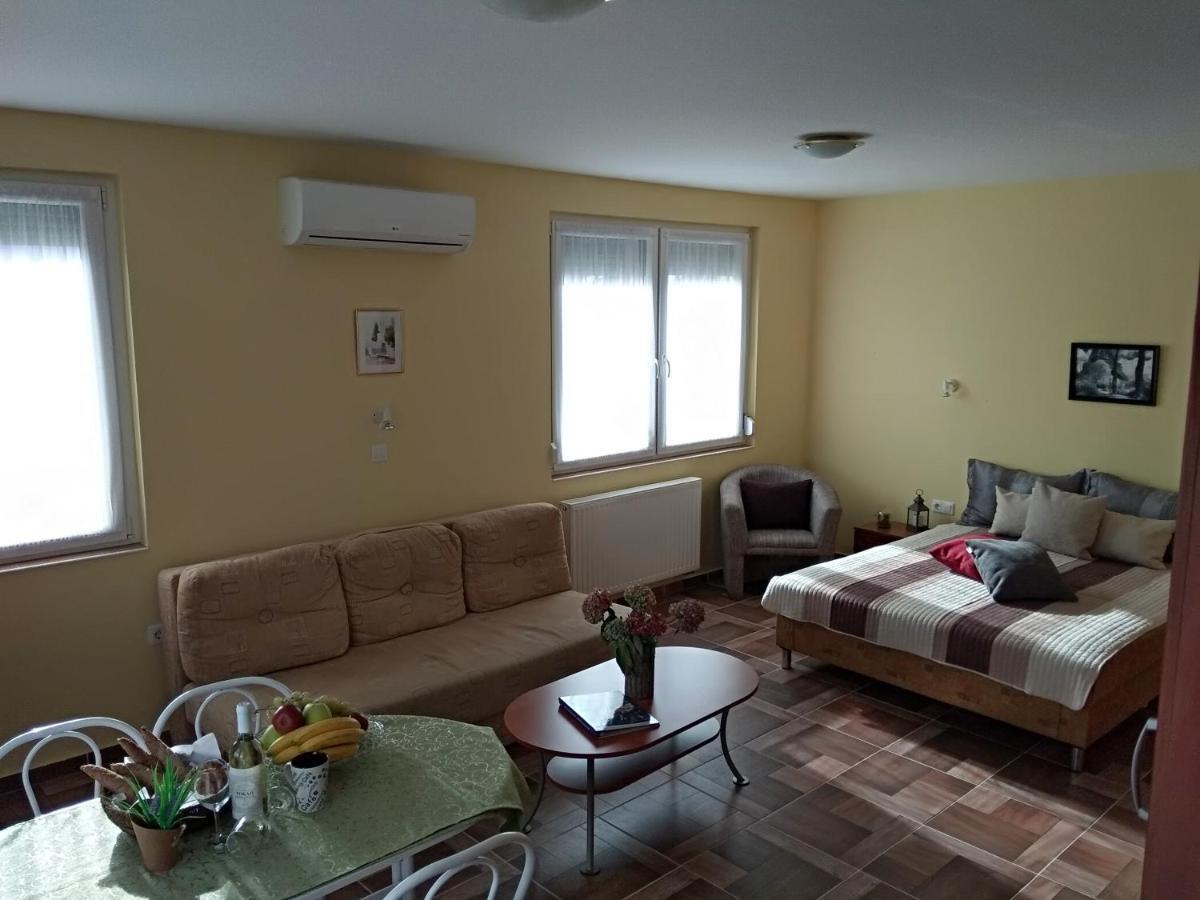 Yellow Apartmanhaz Bük Екстериор снимка